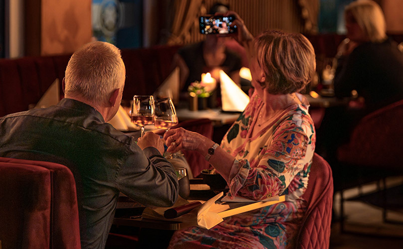 Impressionen Royal Tandoor: Gäste im Restaurant Impressionen Royal Tandoor: Gäste im Restaurant